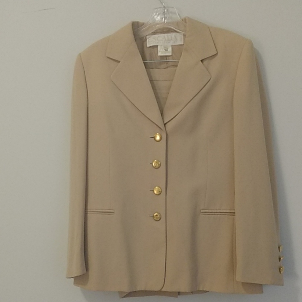 Escada skirt jacket suit.  Size 38.
